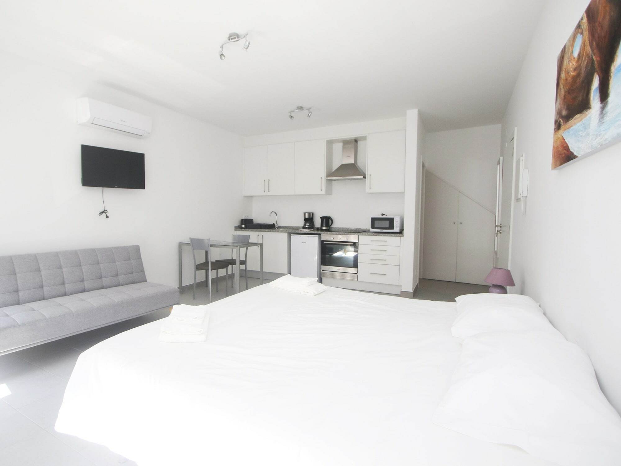 Guest House Lovely Swan Lagos Exterior photo